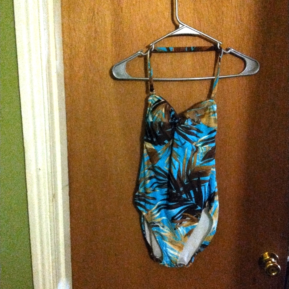 26 A brown/blue Nautica bathing suit w/cover-up